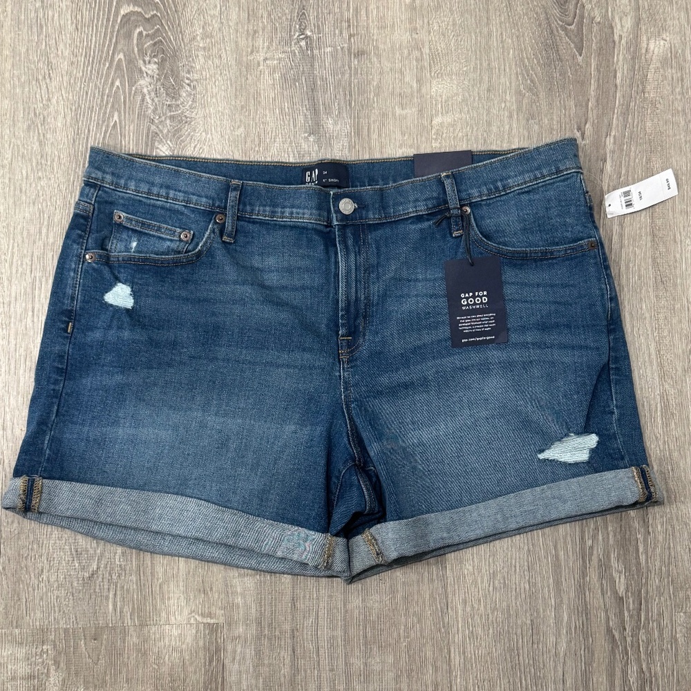 Gap 5" Cuffed Denim Short - Size 18/34